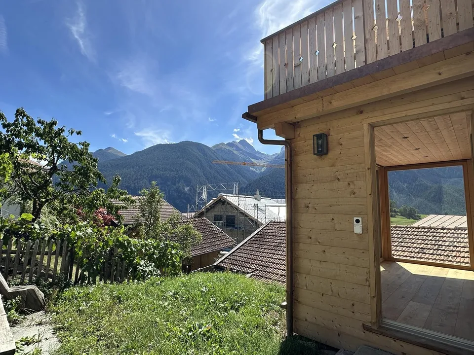 Erstbezug nach Sanierung– 4-Zimmer-Wohnung mit Wintergarten