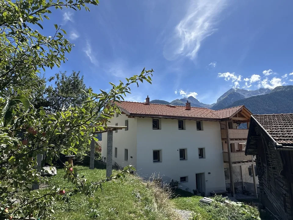 Erstbezug nach Sanierung– 4-Zimmer-Wohnung mit Wintergarten