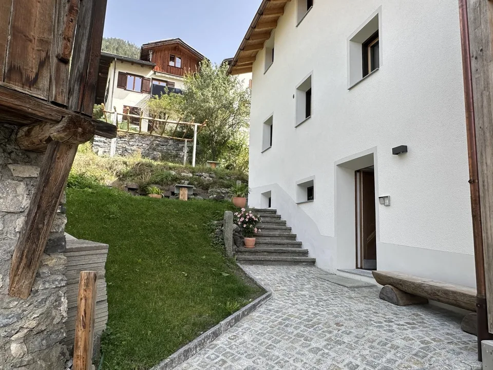 Erstbezug nach Sanierung– 4-Zimmer-Wohnung mit Wintergarten