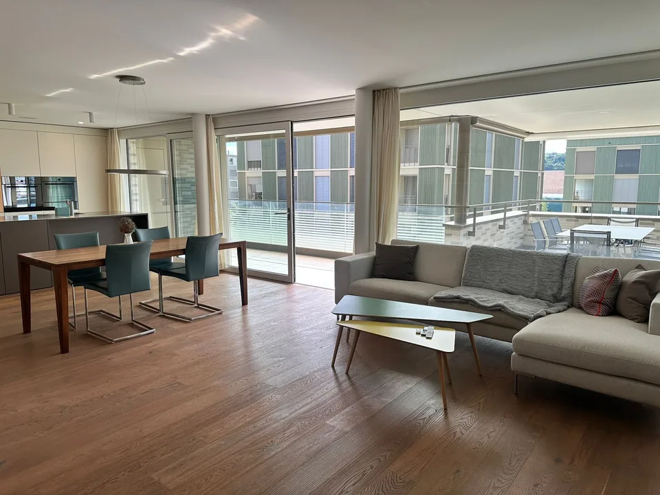 grosszügige 4.5-Zimmer Wohnung an perfekter Lage