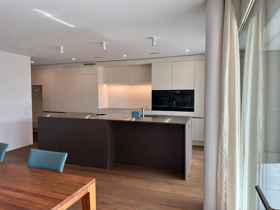 grosszügige 4.5-Zimmer Wohnung an perfekter Lage