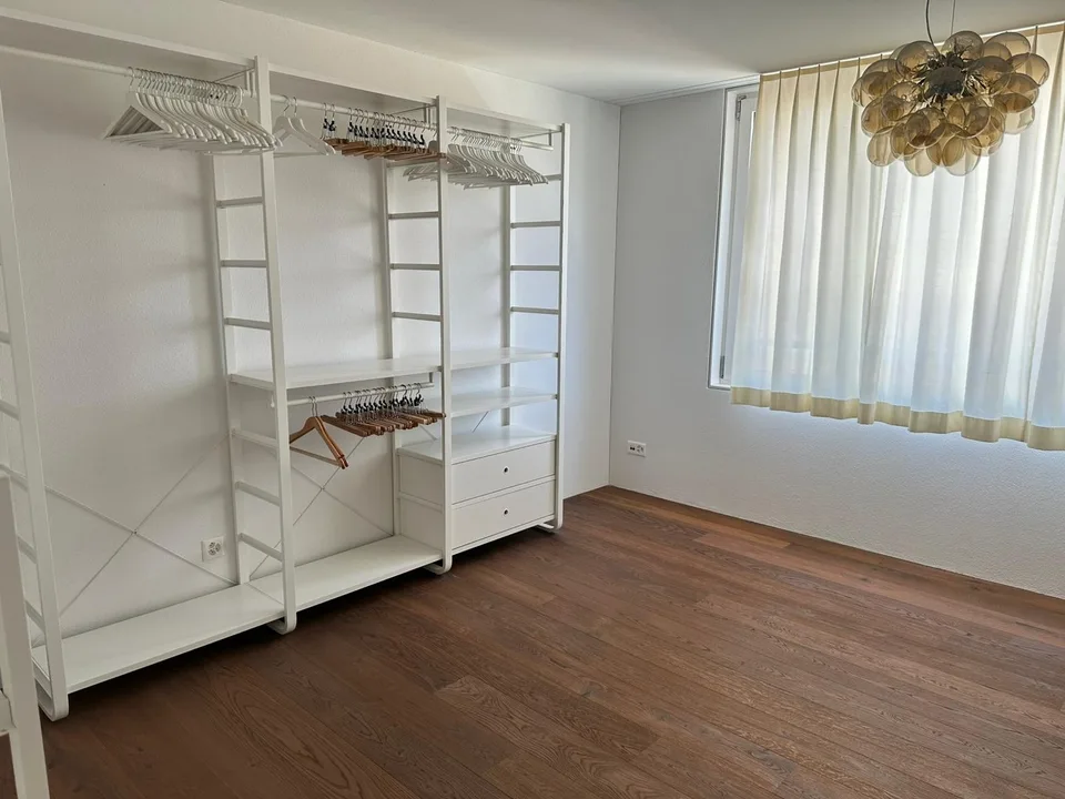 grosszügige 4.5-Zimmer Wohnung an perfekter Lage