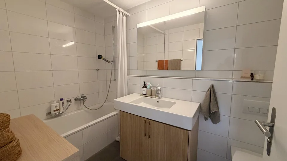 Moderne 3.5 Zi.Whg. an ruhiger und sonniger Lage