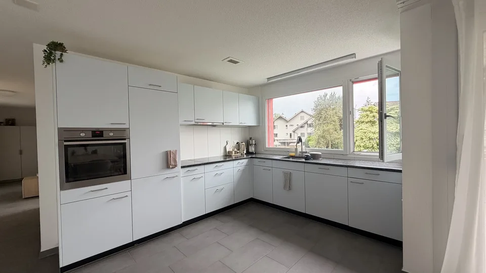 Moderne 3.5 Zi.Whg. an ruhiger und sonniger Lage