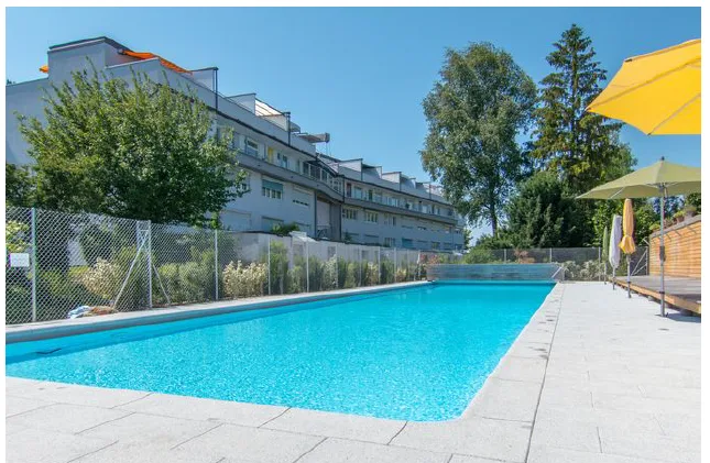 Spezielle 4 Zimmer Maisonette Wohnung mit Pool