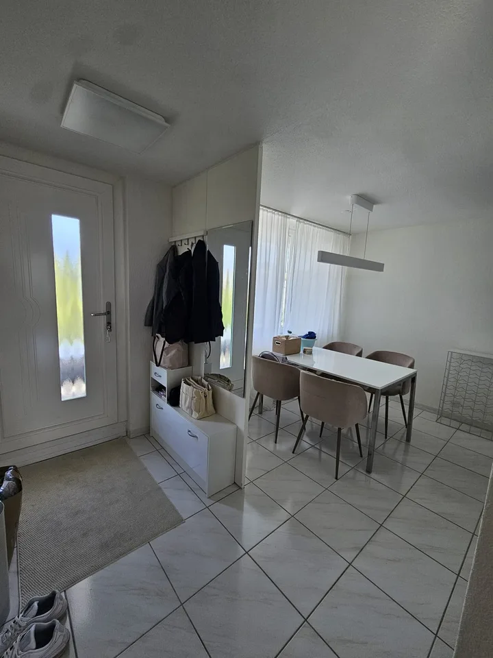 Spezielle 4 Zimmer Maisonette Wohnung mit Pool