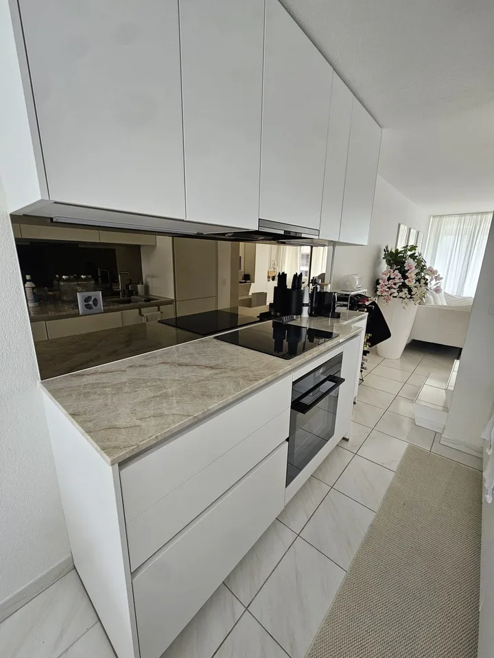 Spezielle 4 Zimmer Maisonette Wohnung mit Pool