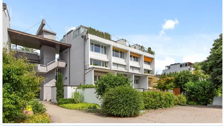 Spezielle 4 Zimmer Maisonette Wohnung mit Pool