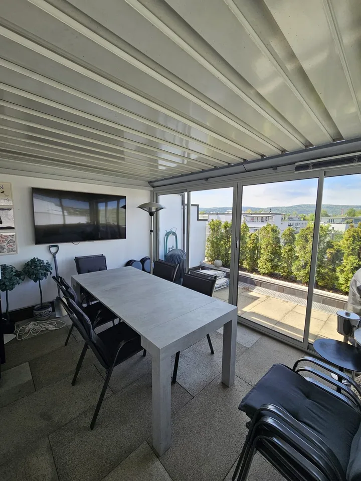 Spezielle 4 Zimmer Maisonette Wohnung mit Pool