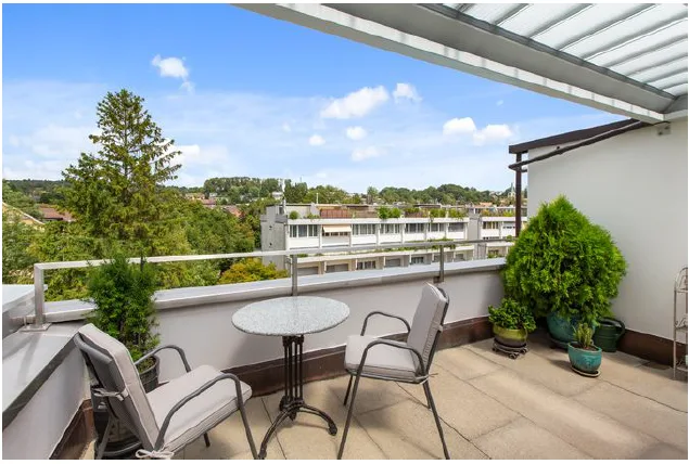Spezielle 4 Zimmer Maisonette Wohnung mit Pool