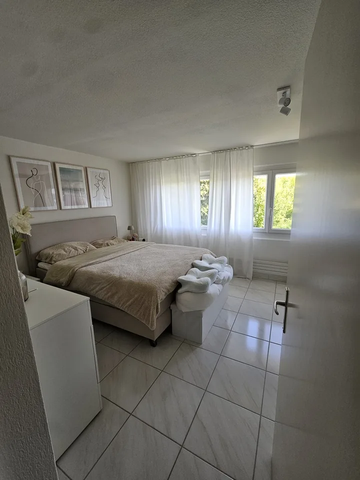 Spezielle 4 Zimmer Maisonette Wohnung mit Pool