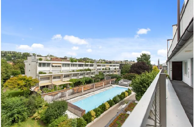Spezielle 4 Zimmer Maisonette Wohnung mit Pool