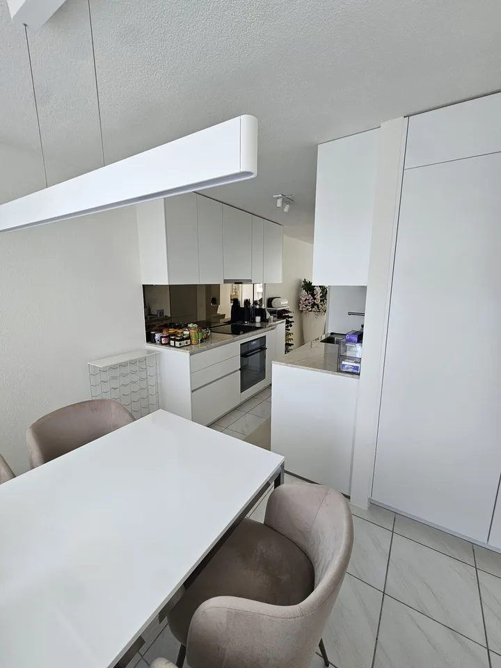 Spezielle 4 Zimmer Maisonette Wohnung mit Pool
