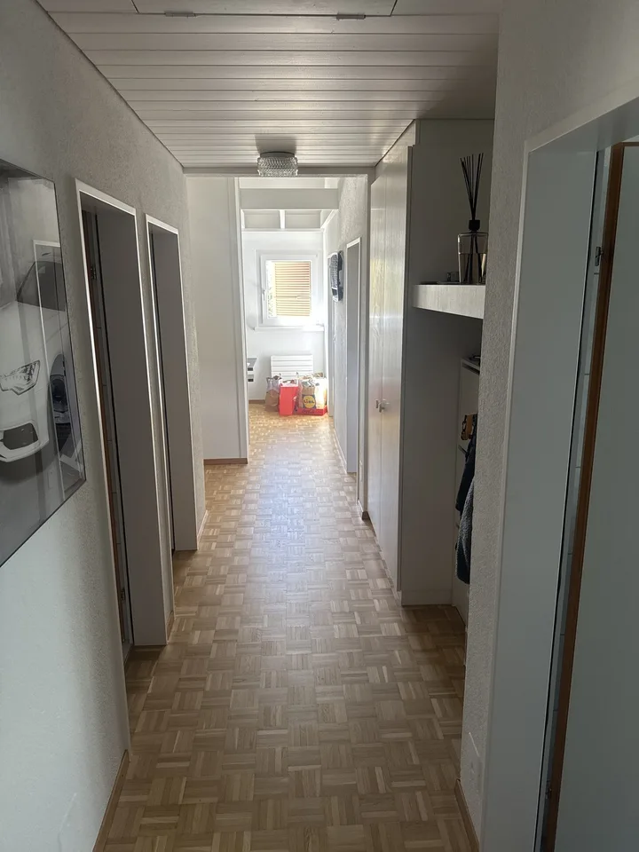 Lichtdurchflutete 4,5-Zimmer-Dachwohnung mit zwei Balkonen und viel Plat