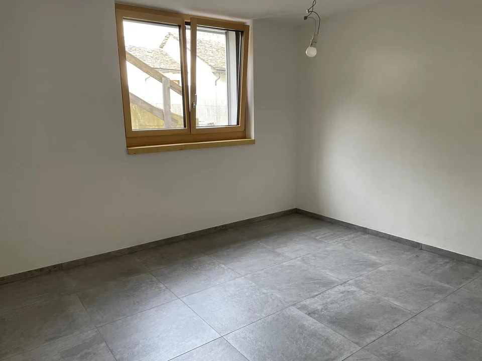 Spazio, Eleganza e Molto Verde: Grande 5.5 Locali a Leggia
