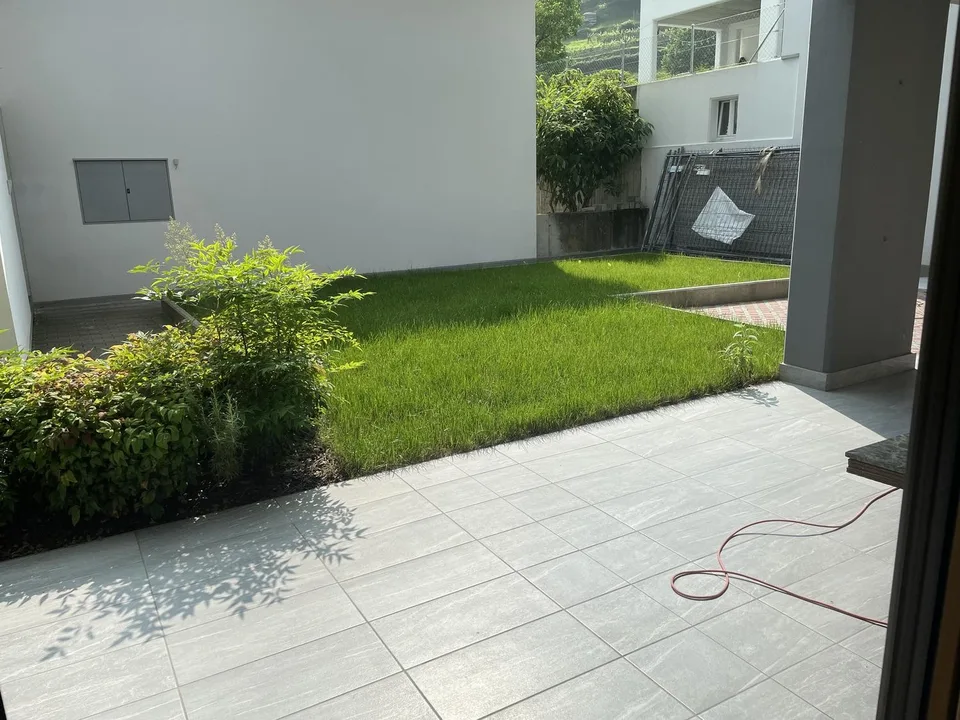 Spazio, Eleganza e Molto Verde: Grande 5.5 Locali a Leggia