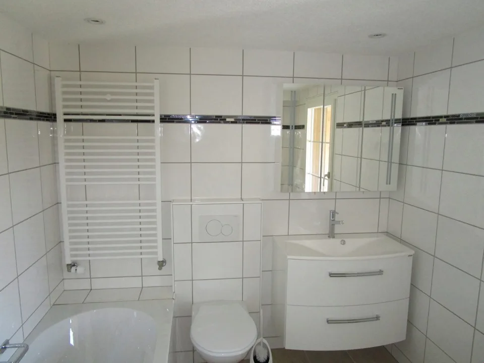 Hochwertig sanierte 3.5-Zimmer-Wohnung mit Bergsicht und Aussenbereich