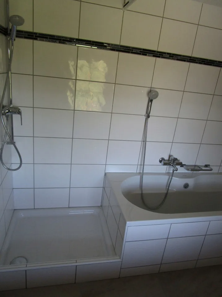 Hochwertig sanierte 3.5-Zimmer-Wohnung mit Bergsicht und Aussenbereich