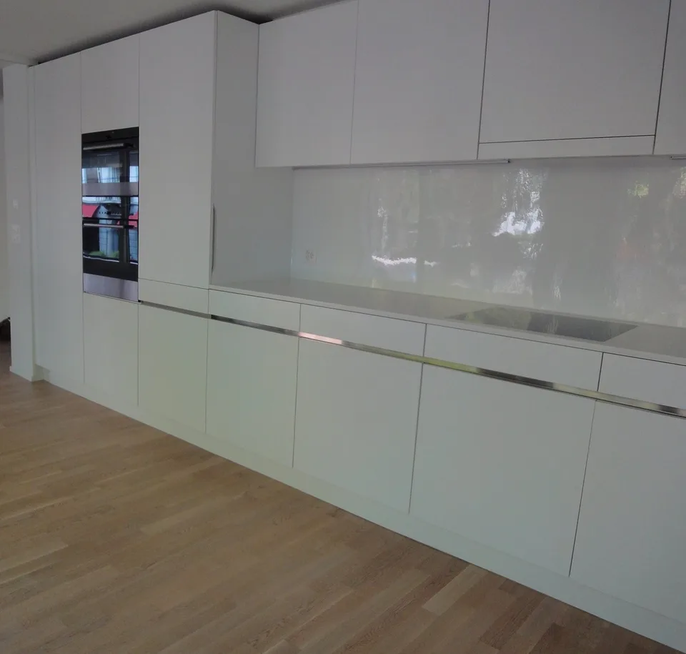 Grosszügige Wohnung im Herzen von Zürich Seefeld! – Foto 2 von 9