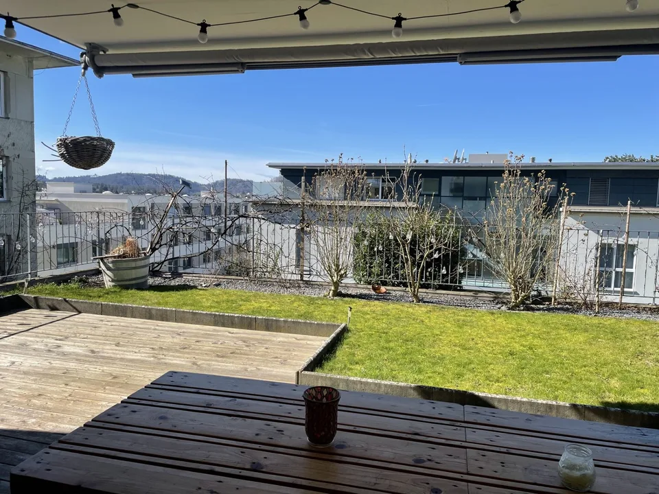 helles, ruhiges WG-Zimmer