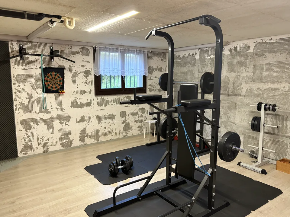 WG room in shared flat available as of September, limited 6 months