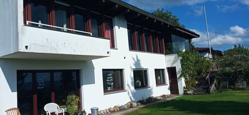 Top Einfamilienhaus an top Lage mit 2.5 Zimmer Wohnung für Praxis oder Büro