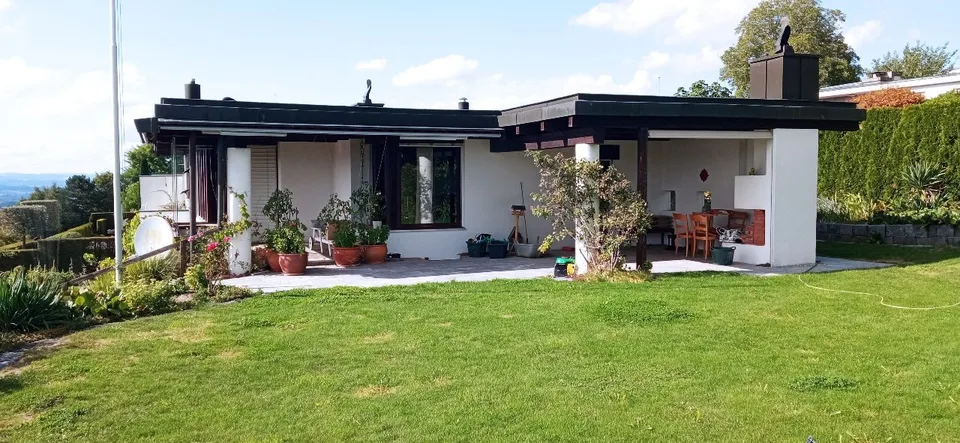 Top Einfamilienhaus an top Lage mit 2.5 Zimmer Wohnung für Praxis oder Büro