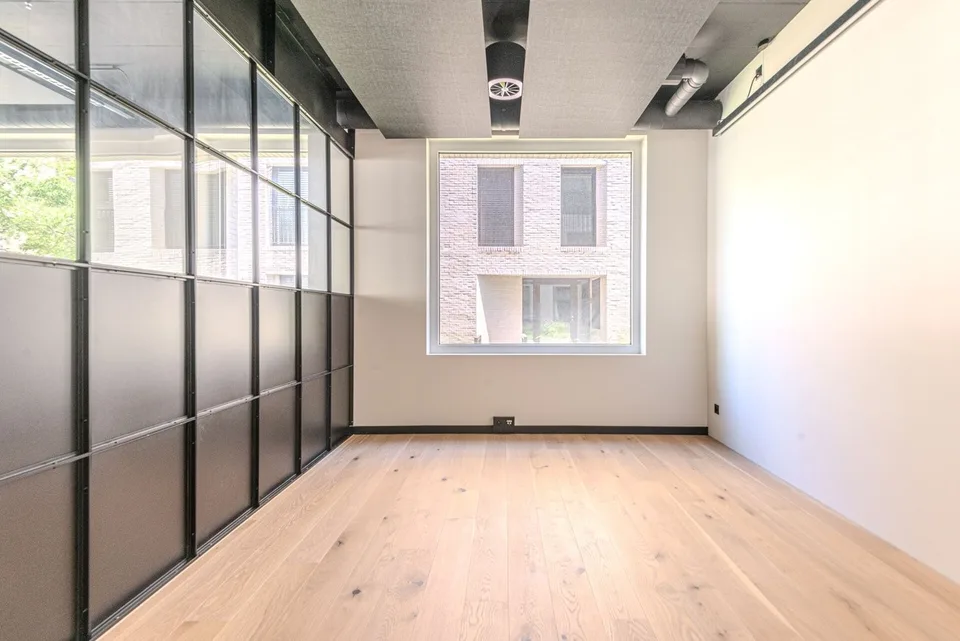 Moderne Büroflächen im Max-Dudler-Gebäude in Rheinfelden (AG) – foto 9 di 13