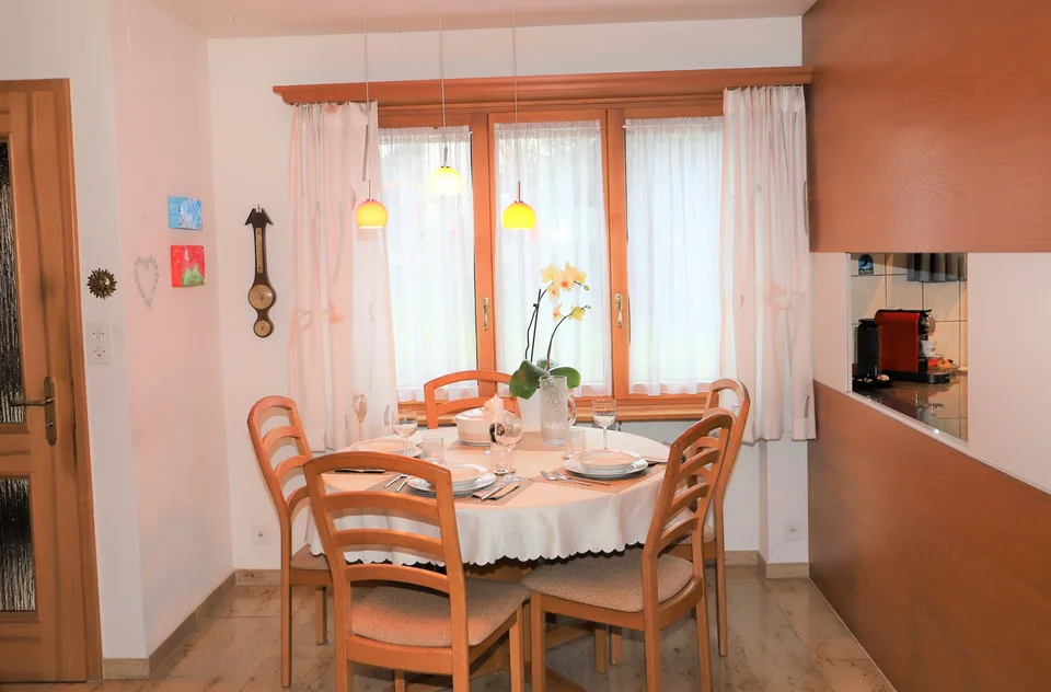 Doppel-Einfamilienhaus an ruhiger Lage mit Aussicht