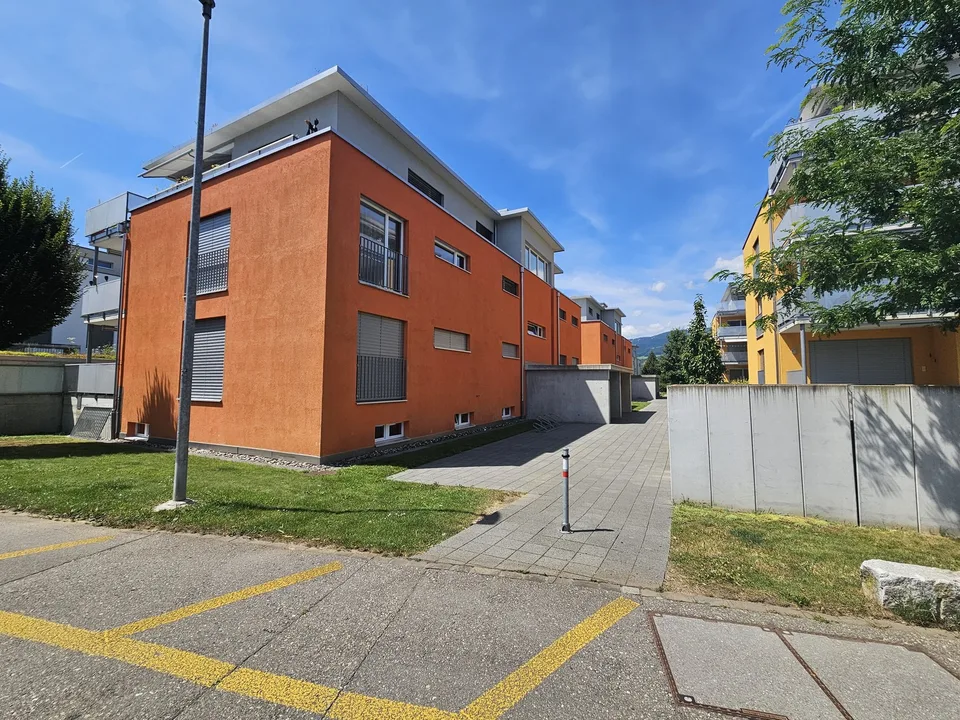 Moderne 3.5-Zimmer-Erdgeschosswohnung mit hochwertiger Ausstattung