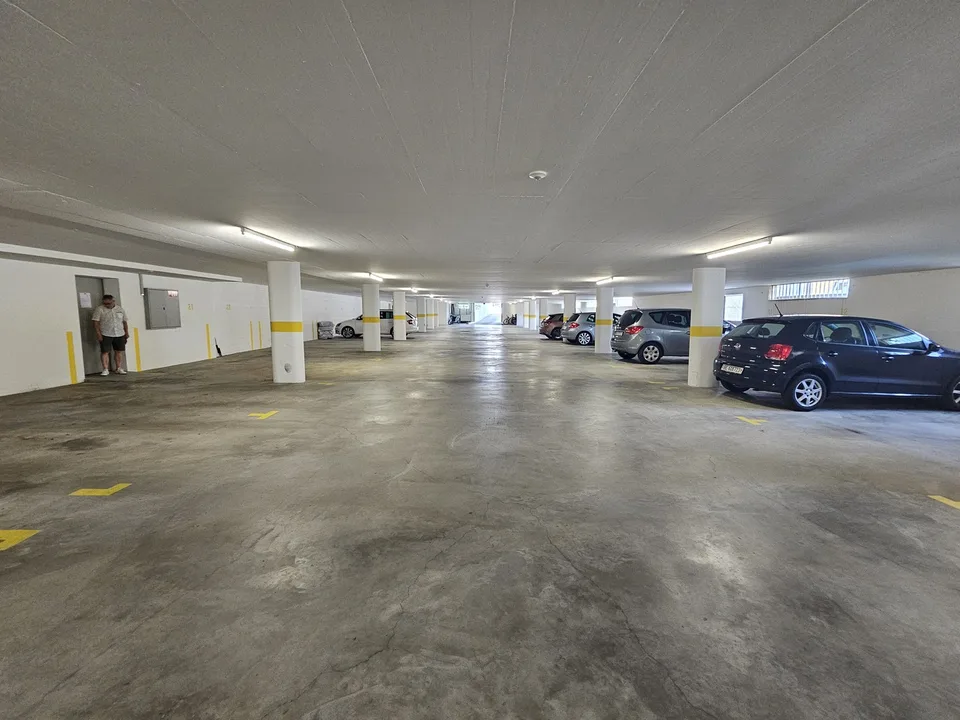 Moderne 3.5-Zimmer-Erdgeschosswohnung mit hochwertiger Ausstattung