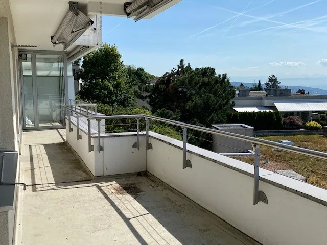 Der erste Mietzins ist geschenkt! Wohnung mit Traumhafte Stadt- und Seesicht! – Foto 2 von 10