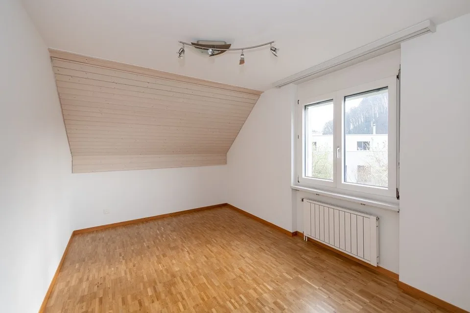 Charming attic apartment with large balcony and gallery! – photo 8 of 9