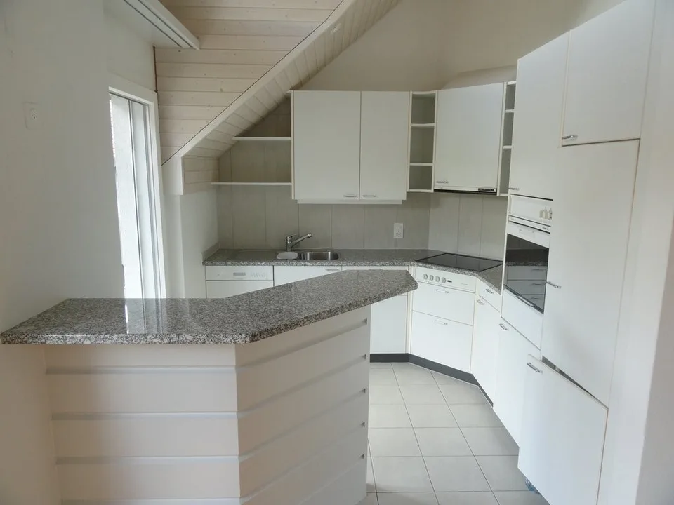 Charming attic apartment with large balcony and gallery! – photo 3 of 9