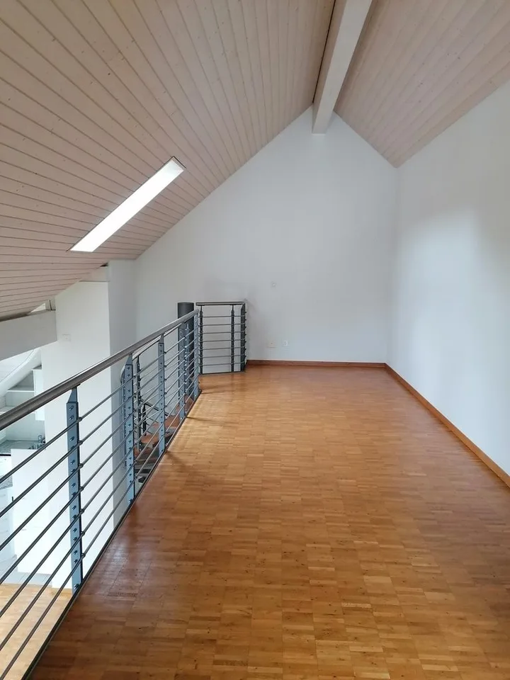 Charming attic apartment with large balcony and gallery! – photo 7 of 9