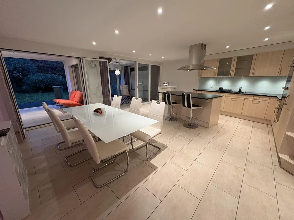Stylish 4.5-Room Furnished Apartment for Rent in Binningen