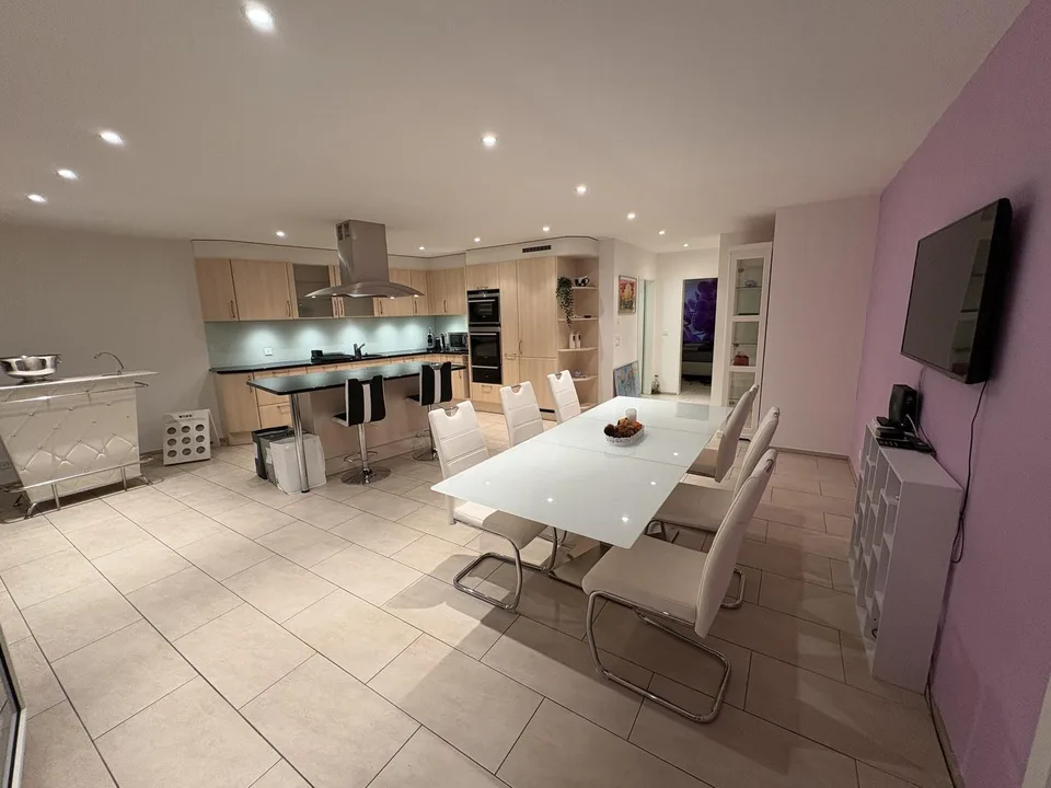 Stylish 4.5-Room Furnished Apartment for Rent in Binningen
