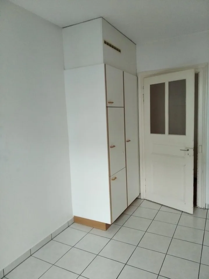 GROSSE 2.5-ZIMMERWOHNUNG BEFRISTET BIS ZUM 31.12.2031 – photo 4 sur 8
