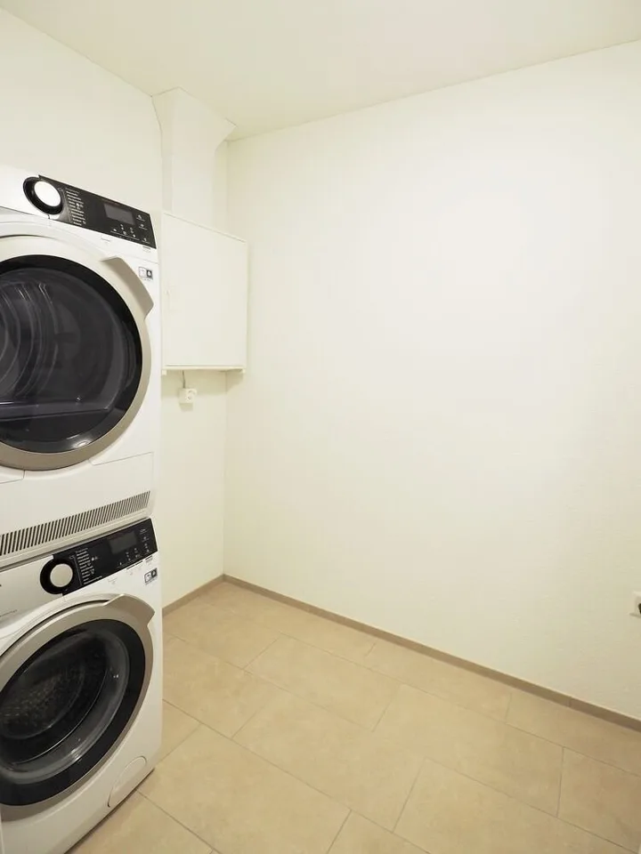 Moderne Wohnung mit zwei Badezimmern