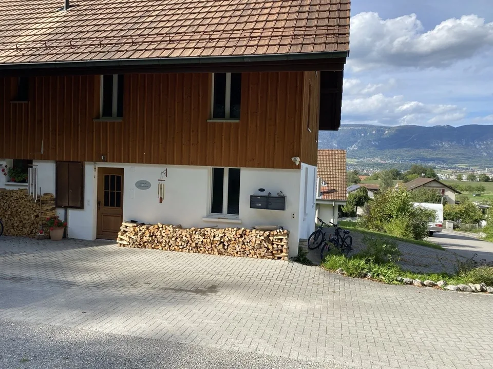 Ruhige 4-Zimmer-Wohnung am Waldrand mit grossem Garten