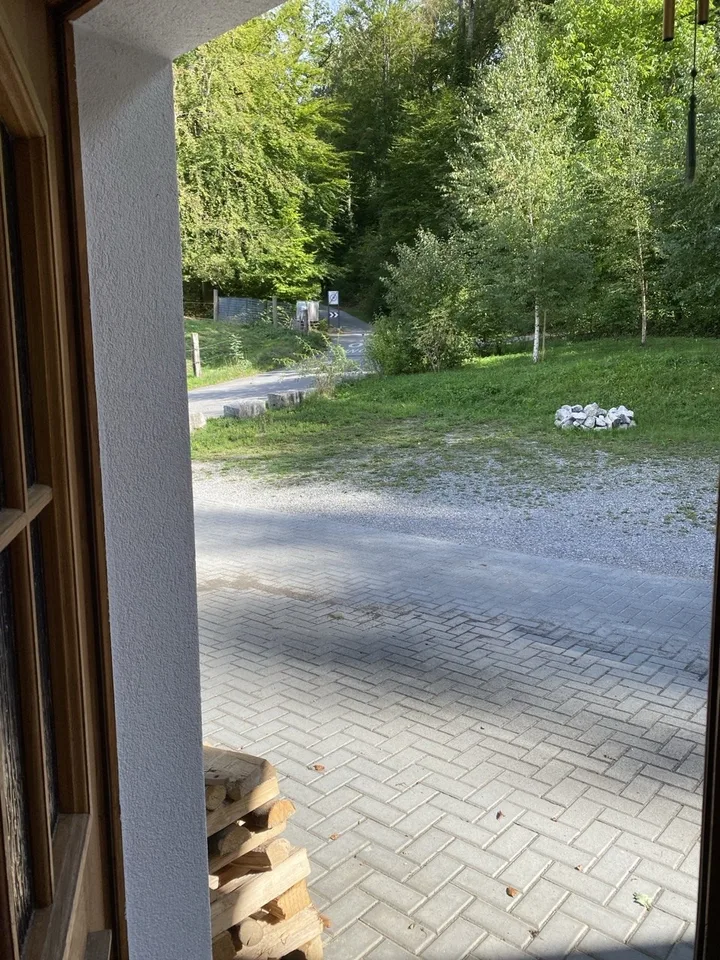 Ruhige 4-Zimmer-Wohnung am Waldrand mit grossem Garten