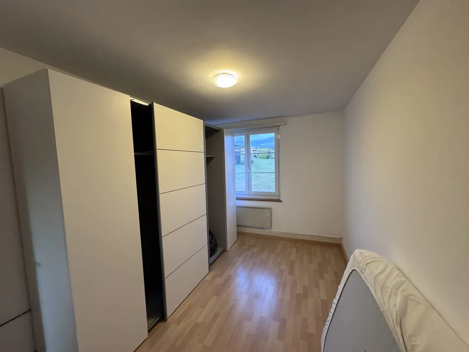 2 möblierte Zimmer in ruhiger Lage nahe Zürichsee & Bahnhof Männedorf