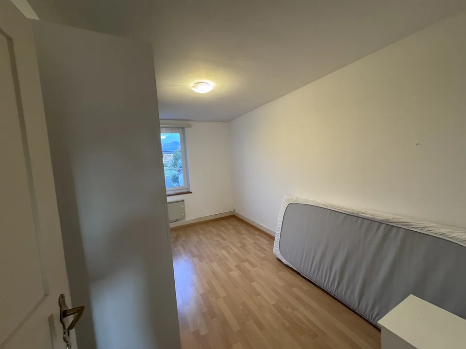 2 möblierte Zimmer in ruhiger Lage nahe Zürichsee & Bahnhof Männedorf