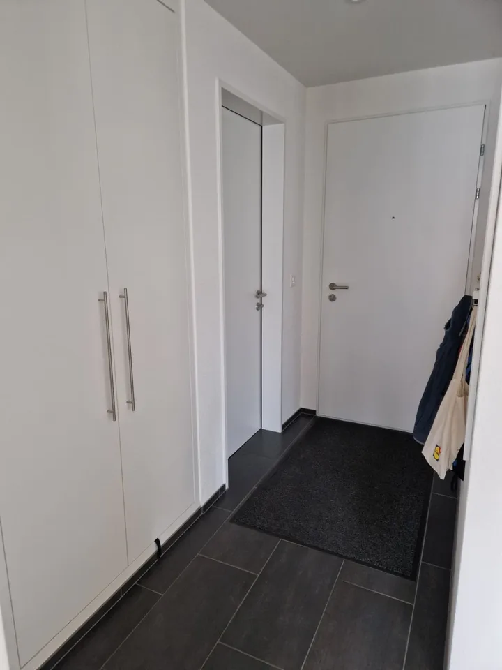 Moderne 2.5-Zimmer-Wohnung im Grünen – möbliert, all inclusive, mit Balkon