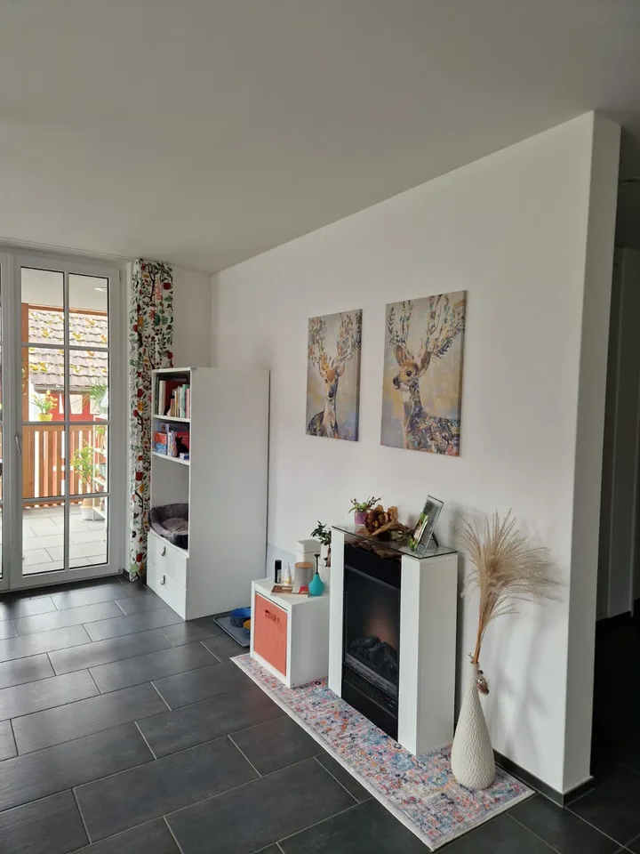 Moderne 2.5-Zimmer-Wohnung im Grünen – möbliert, all inclusive, mit Balkon