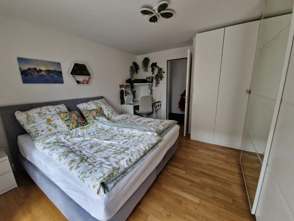 Moderne 2.5-Zimmer-Wohnung im Grünen – möbliert, all inclusive, mit Balkon