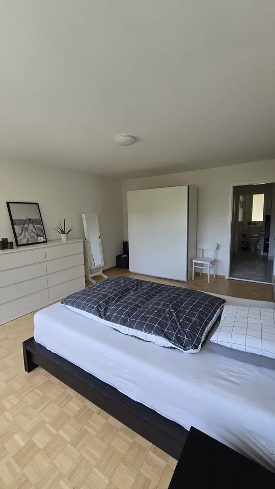 Charmante 4.5 Zimmer-Wohnung mit Balkon über St. Gallen und doch zentral – Foto 8 von 13