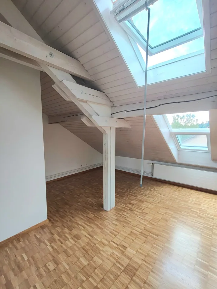 Zwei WG Zimmer ab 1. November 2026