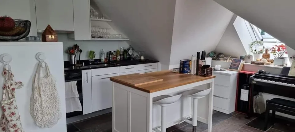 Temporäres Zimmer in Kilchberg mit Zugang zur Attikawohnung & Seeblick – Per 1.10.2026 / 1–3 Monate (Option auf Verlängerung)