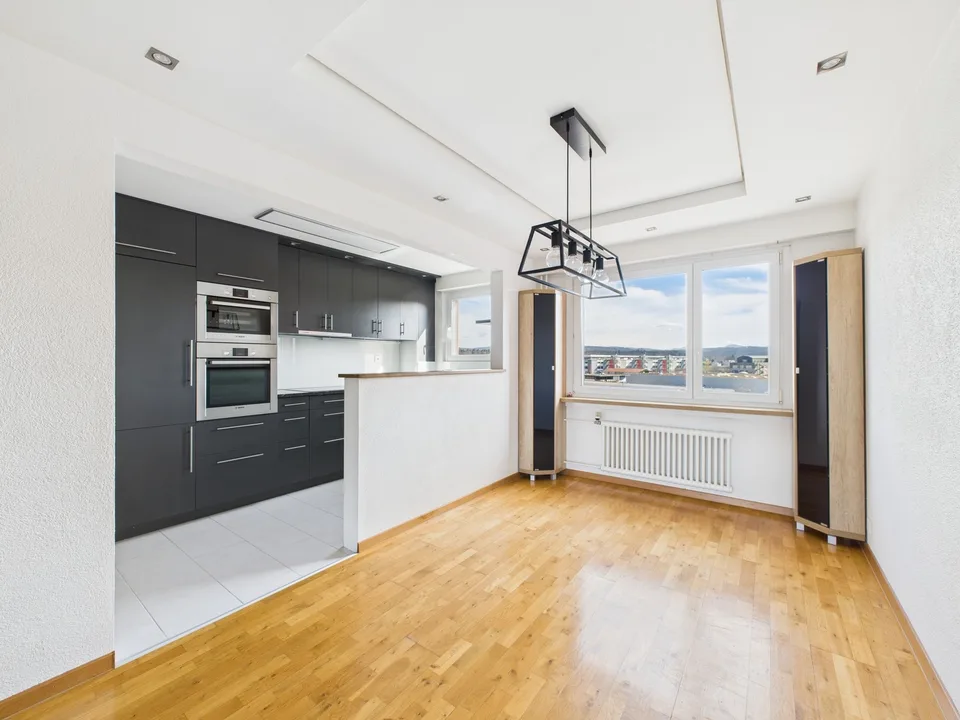 Sonnige 4 ½ Zimmer-Wohnung mit Seesicht